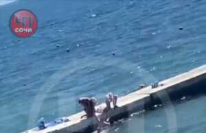 Спасатели Сочи спасли пожилого мужчину от гибели на пляже «Цирк»