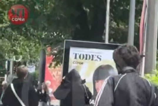 В центре Сочи подростки на самокатах сбили пенсионерку и скрылись с места происшествия