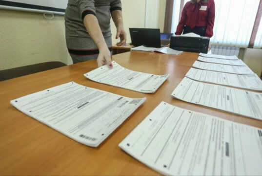 В Сочи 25 стобалльников ЕГЭ получат по 50 тысяч рублей, их наставники — по 100 тысяч