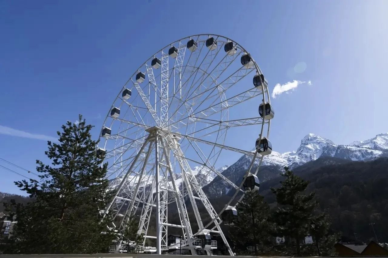 85693